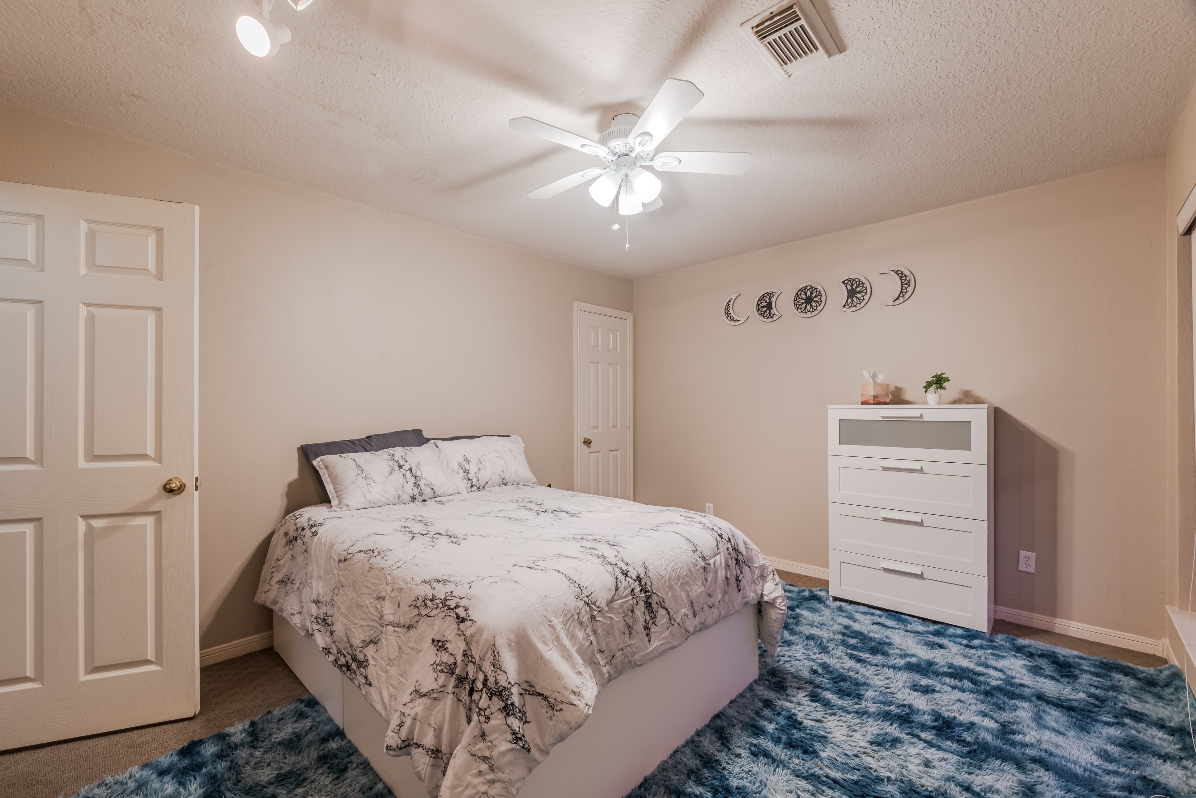 Brazos River Retreat - Image 11