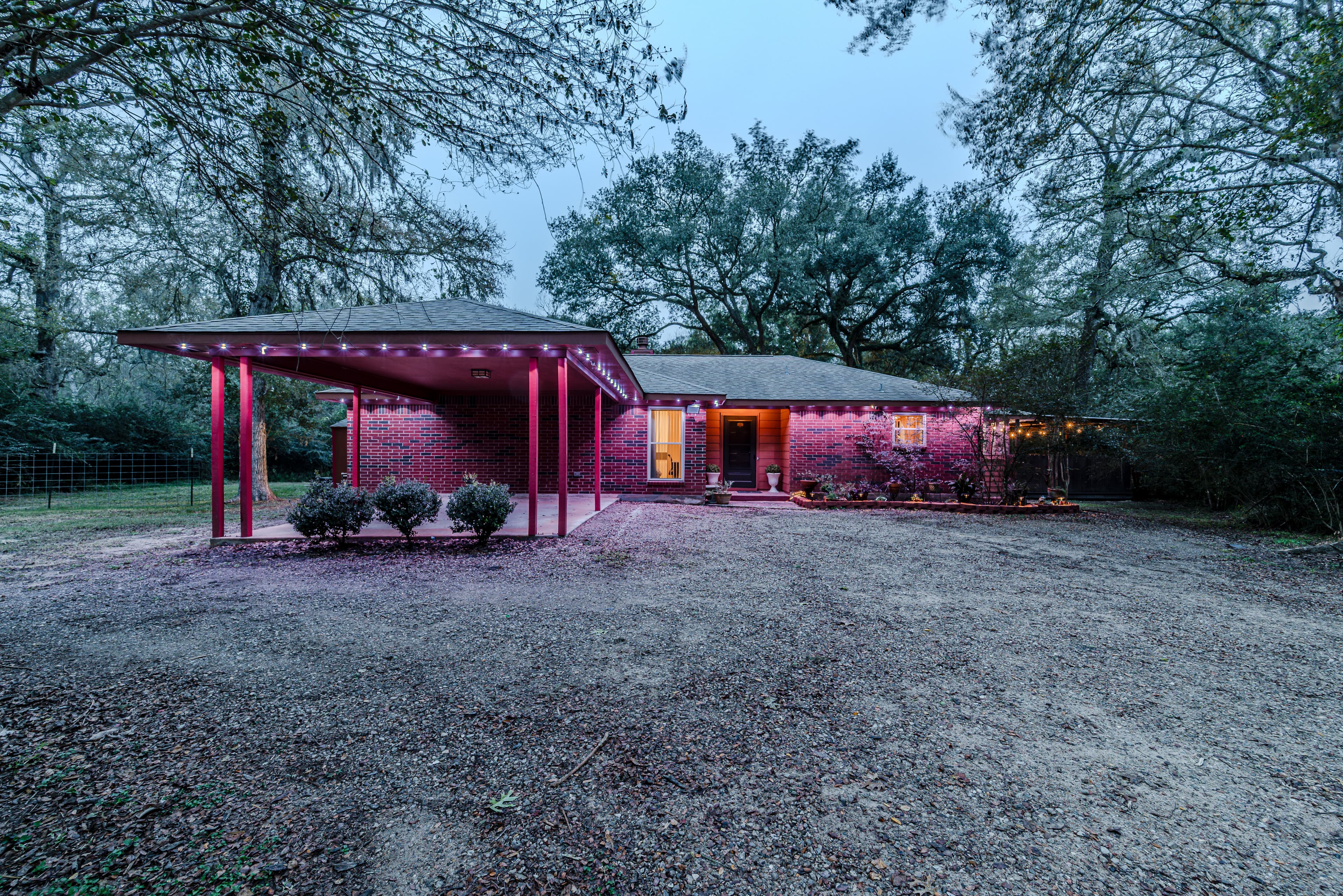 Brazos River Retreat - Image 6